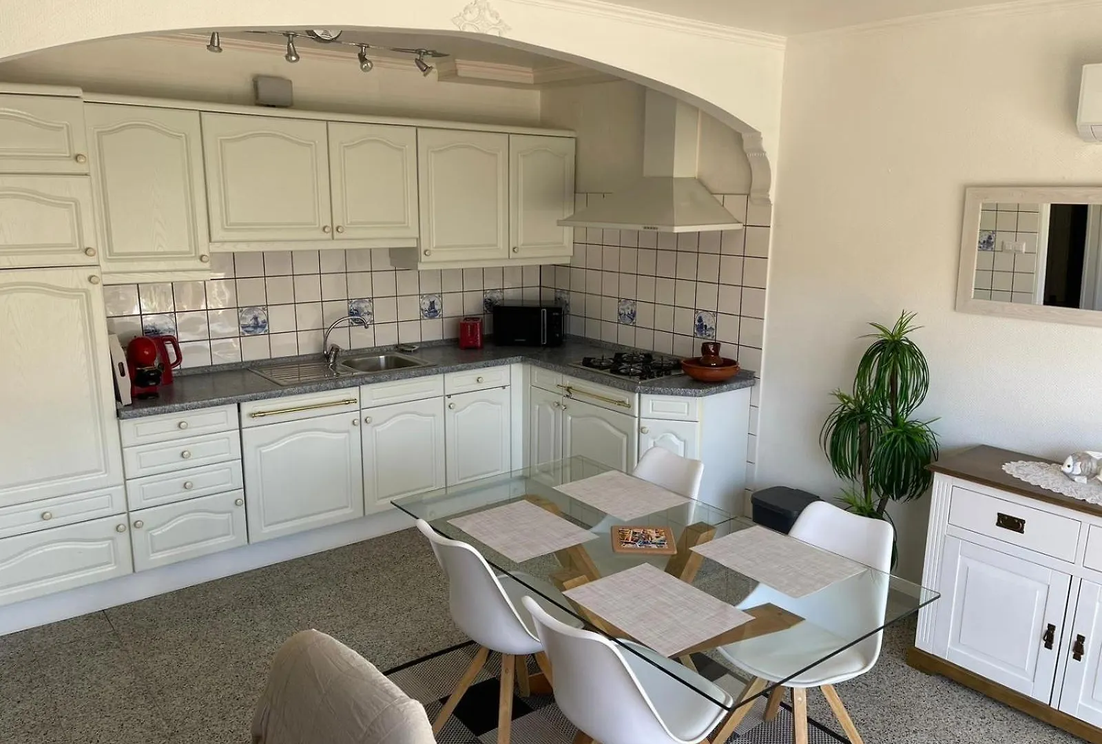 Appartement Centre אמפוריבראבה 0*,